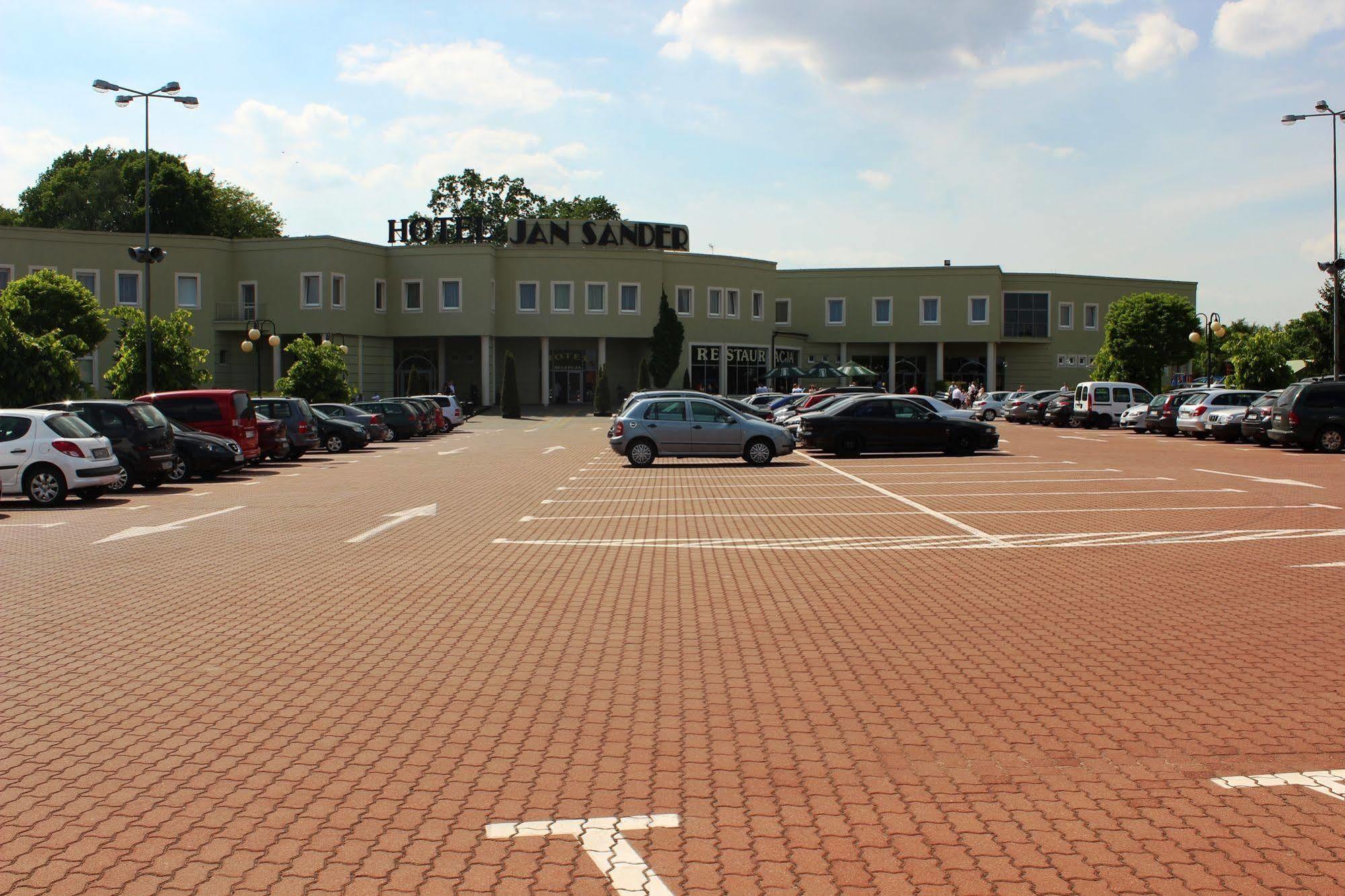 Hotel Jan Sander Aleksandrow Lodzki Exterior photo